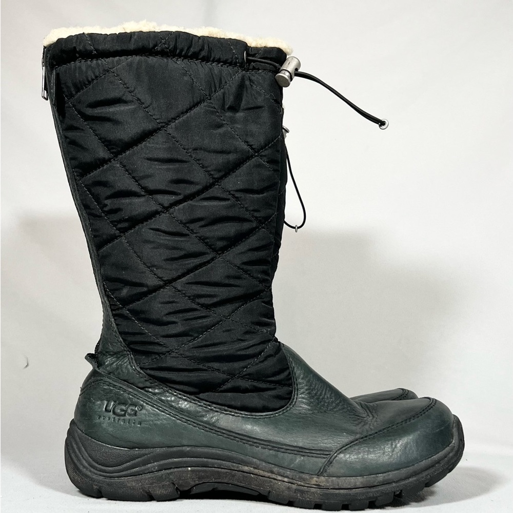 UGG Women’s Snowpeak Shearling Lined Black Leather Quilted Snow Boot Size 10
